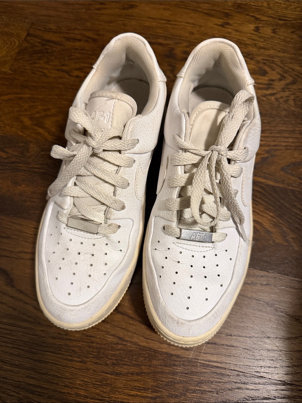Nike Air Force 1 Women White Low Top Sneakers